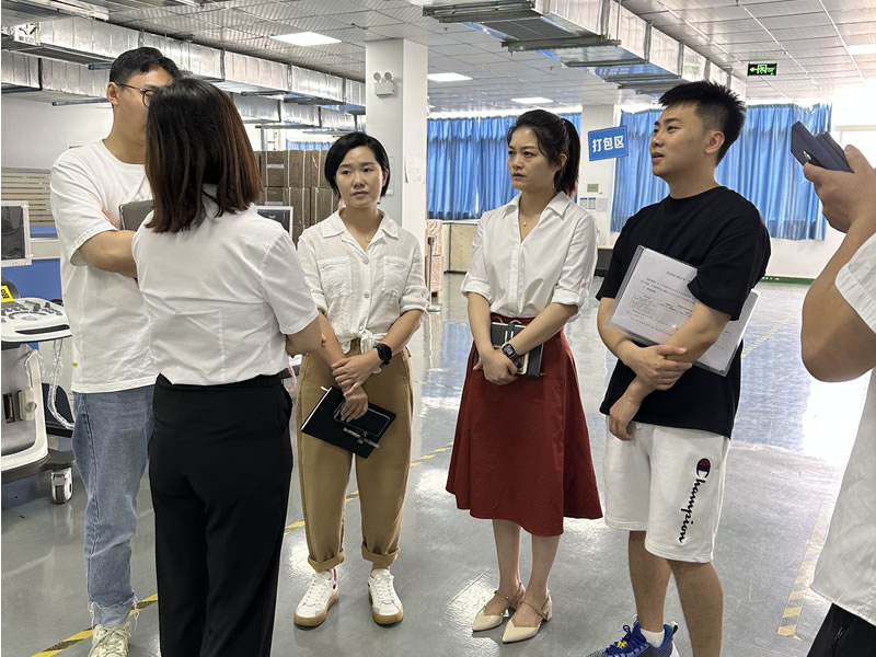 市局領(lǐng)導蒞臨指導，共繪綿陽市先鋒醫(yī)療器械新篇章！3.jpg